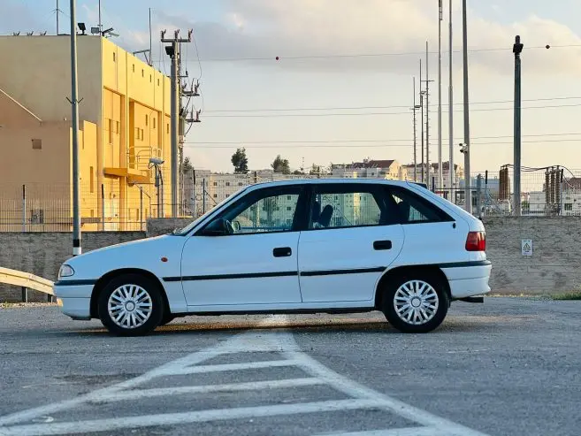 اوبل استرا — صورة 2