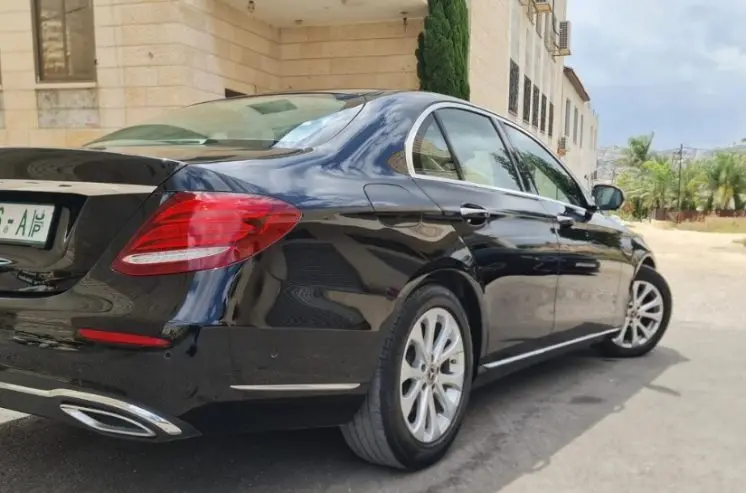 E class مرسيدس exclusive E220d — صورة 2