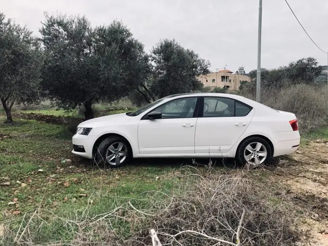 سكودا اوكتافيا 2018 — صورة 2