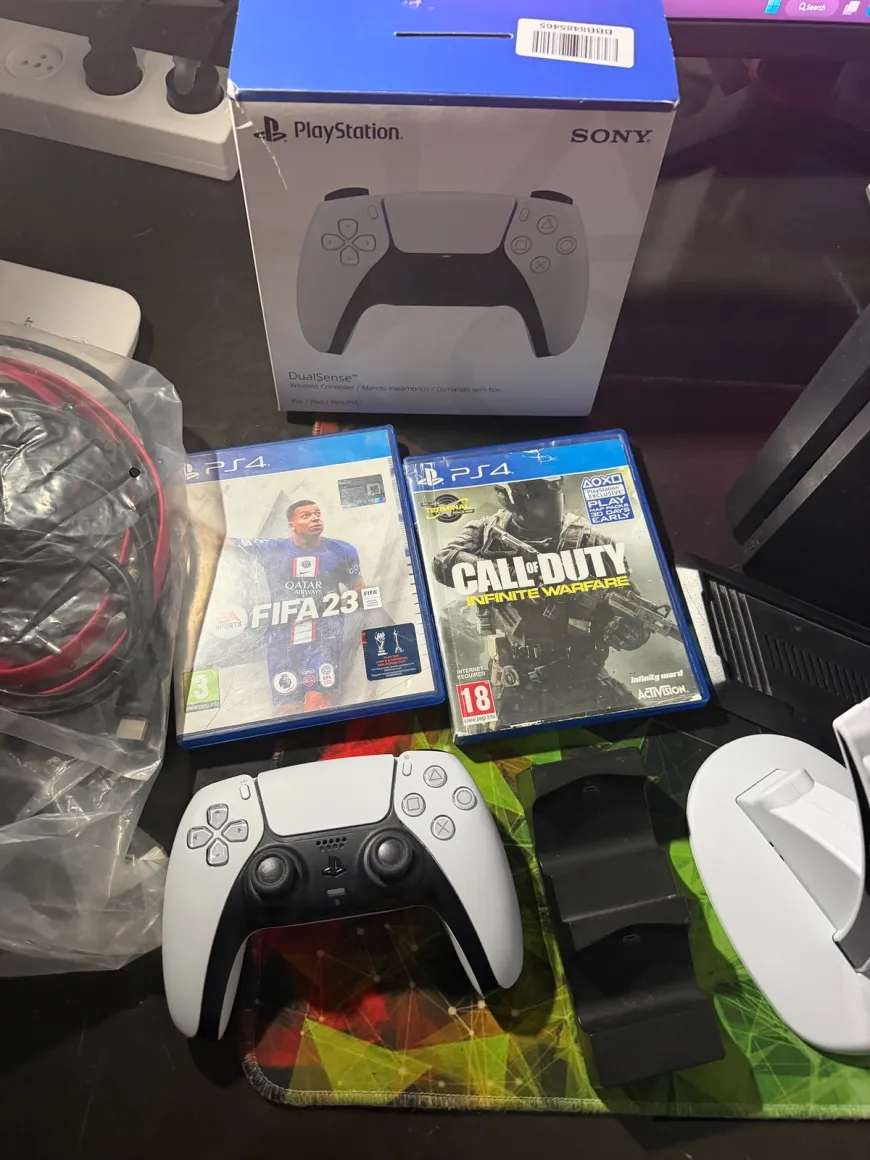 PS4 Slim 1TB + يد PS5 + ألعاب وملحقات — صورة 8
