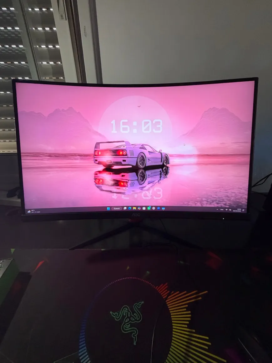 Gaming AOC 27 Curved 165Hz Full HD — صورة 4