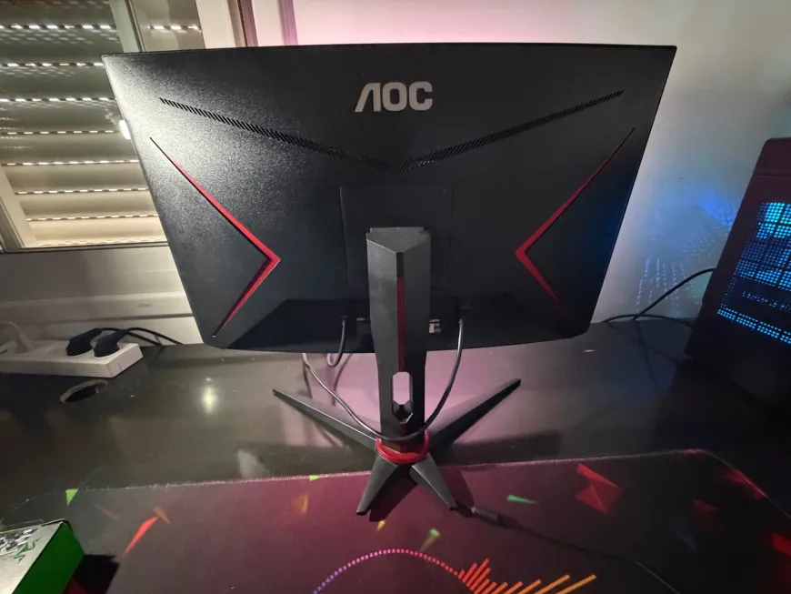 Gaming AOC 27 Curved 165Hz Full HD — صورة 3