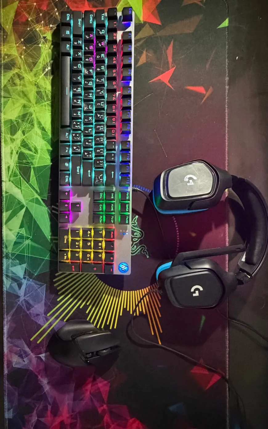 Gaming HP + Razer + logetich ملحقات — صورة 3