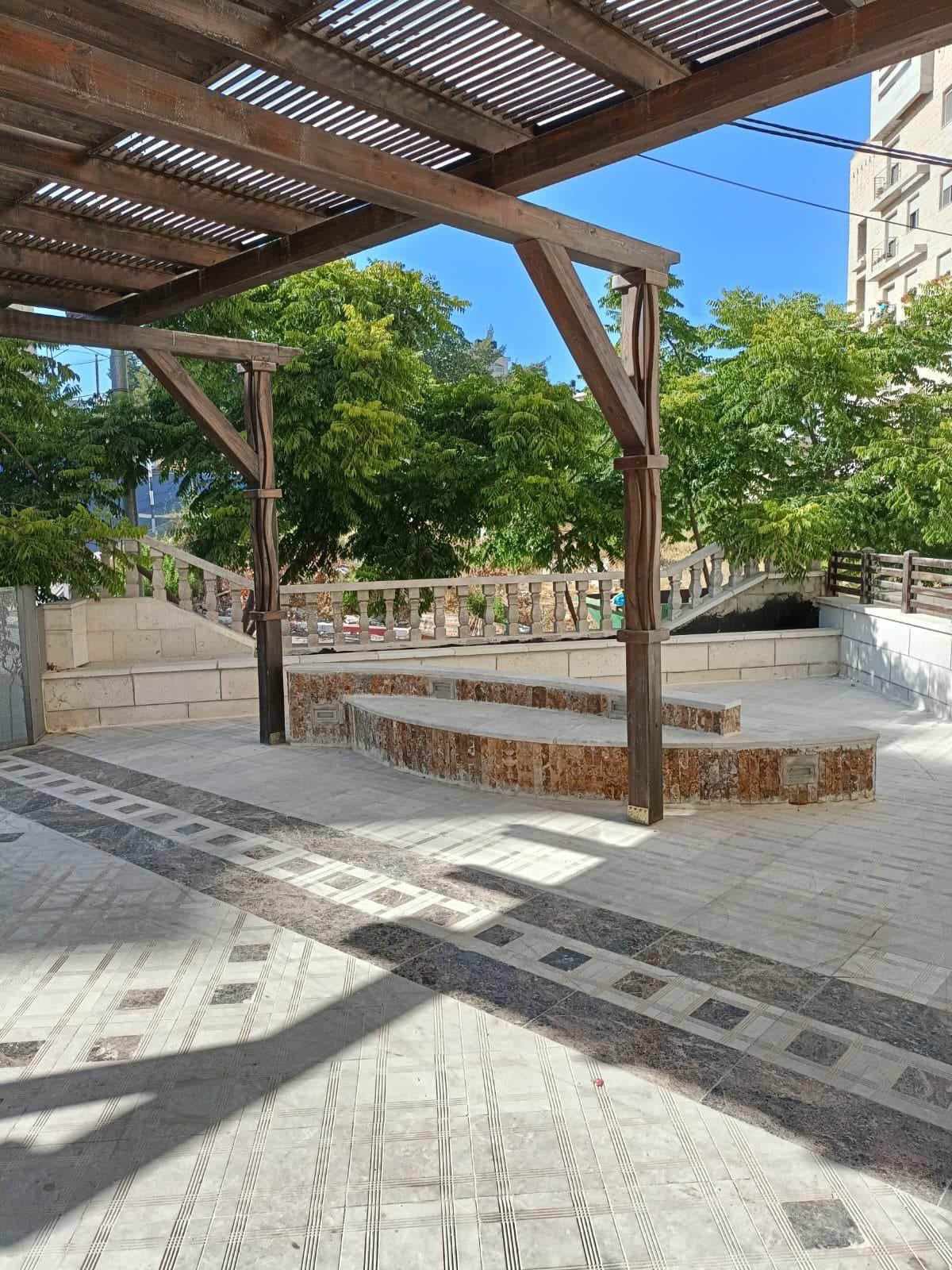 10fb165d-a78d-42c8-8239-ff0209e60c2d